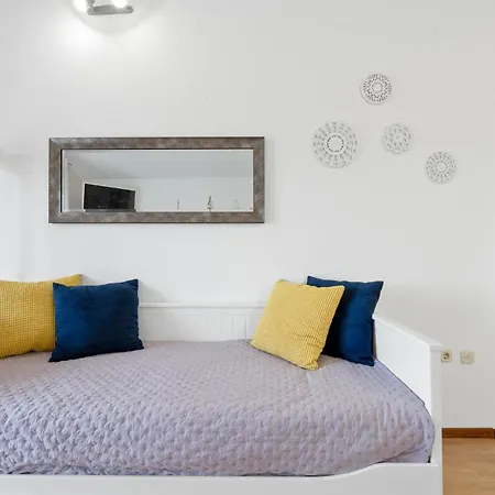 1 Bedroom Amazing In Pirovac