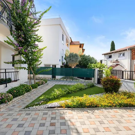 Apartmán 1 Bedroom Amazing In Pirovac