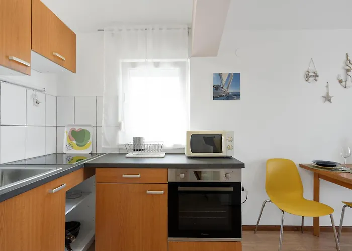 아파트 1 Bedroom Amazing In 피로바츠