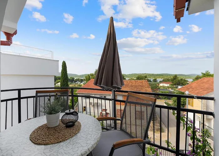 1 Bedroom Amazing In 皮罗瓦茨